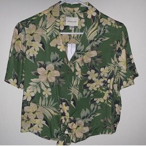 American Eagle Women Green Tropical Tie Front Button Up Shirt